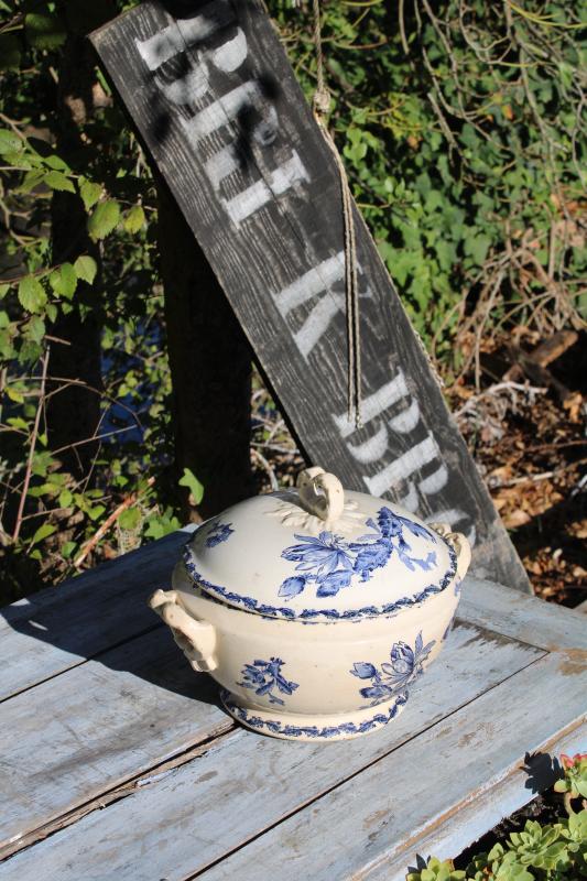 Gien cactus soup tureen 