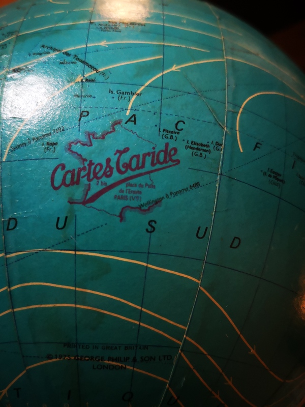 Globe Taride in sheet metal