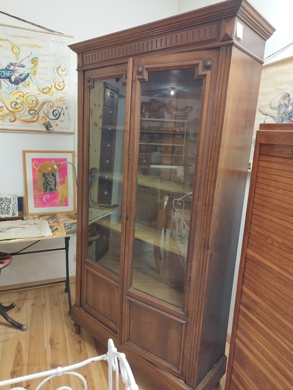 Large 20th century window display 