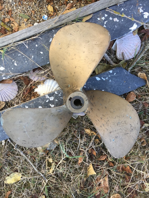 Bronze boat propeller