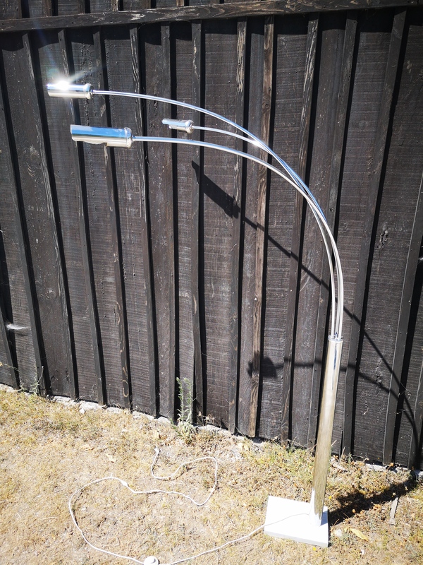 Floor lamp design three arcs