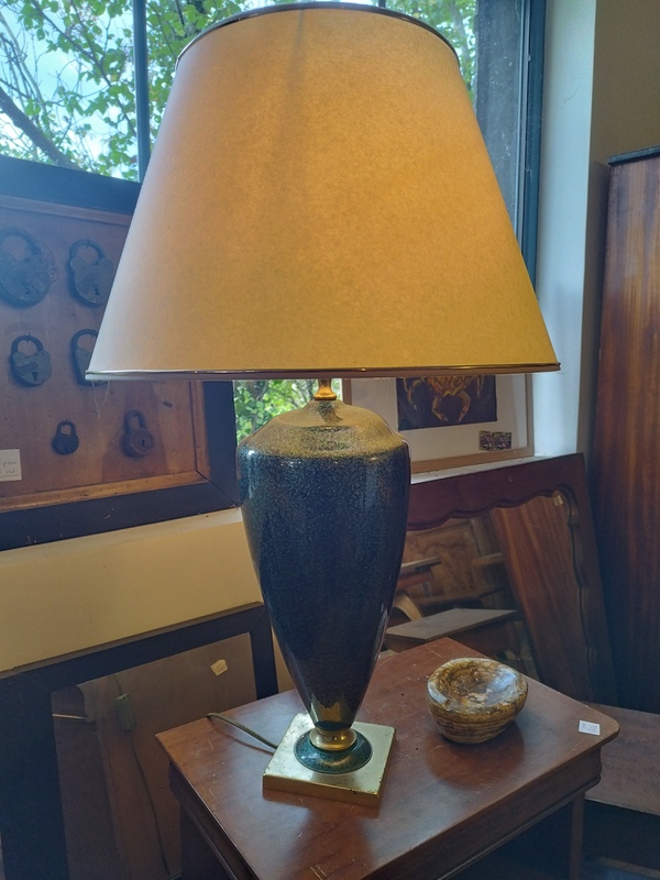 Table lamp
