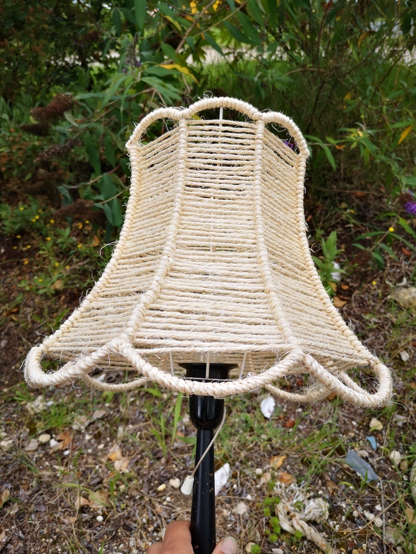 Macrame table lamp