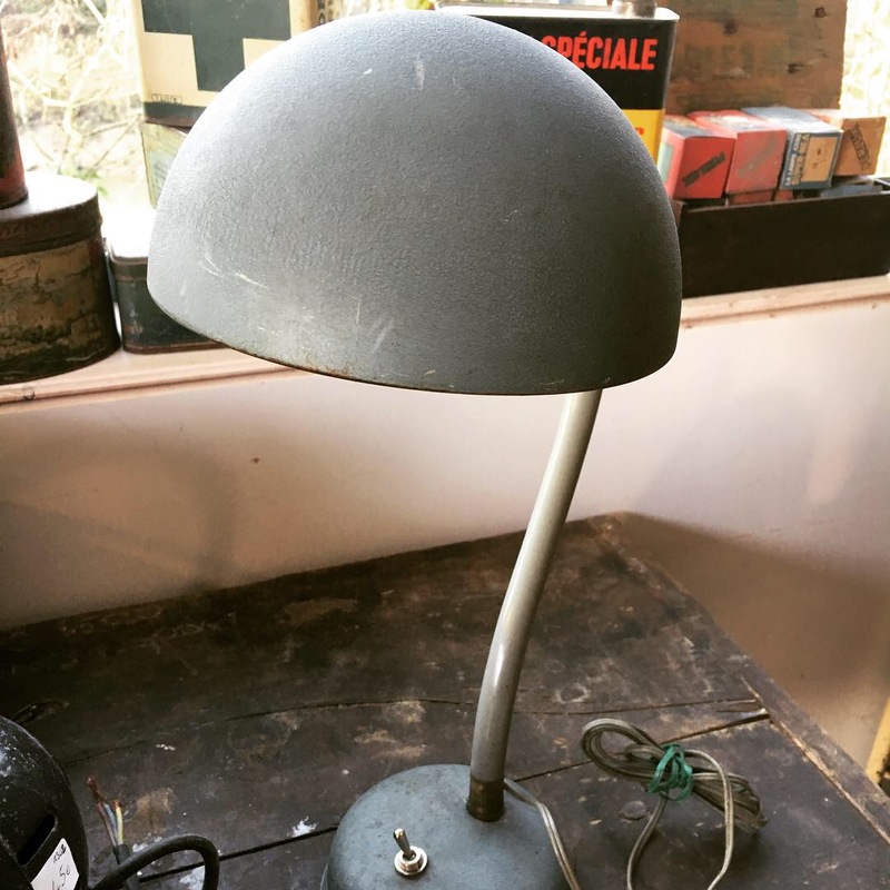 Desk lamp