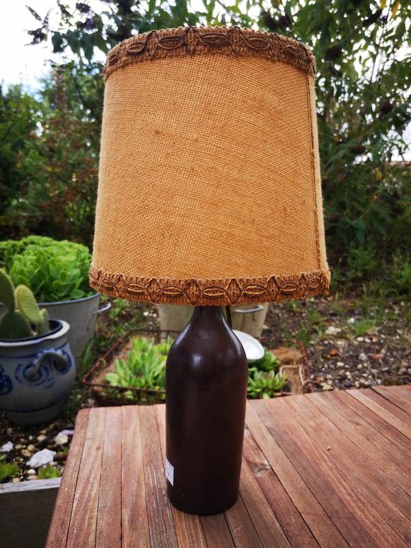 Table lamp