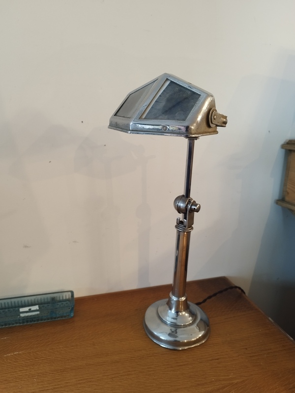 Pirouette Art Deco Lamp