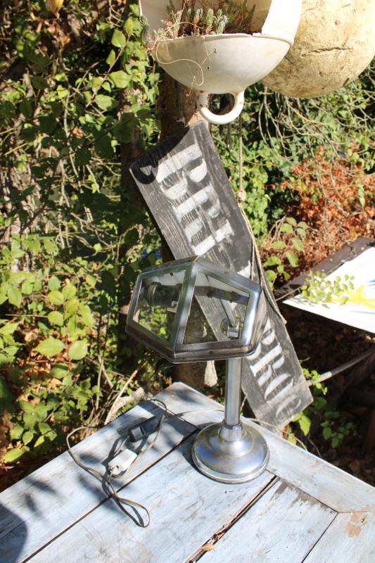Pirouette Art Deco Lamp