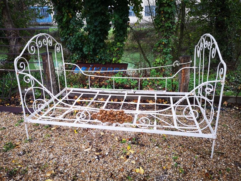 Old wrought iron bed early 20th century with cherubs 40.16 x 72.05 inch