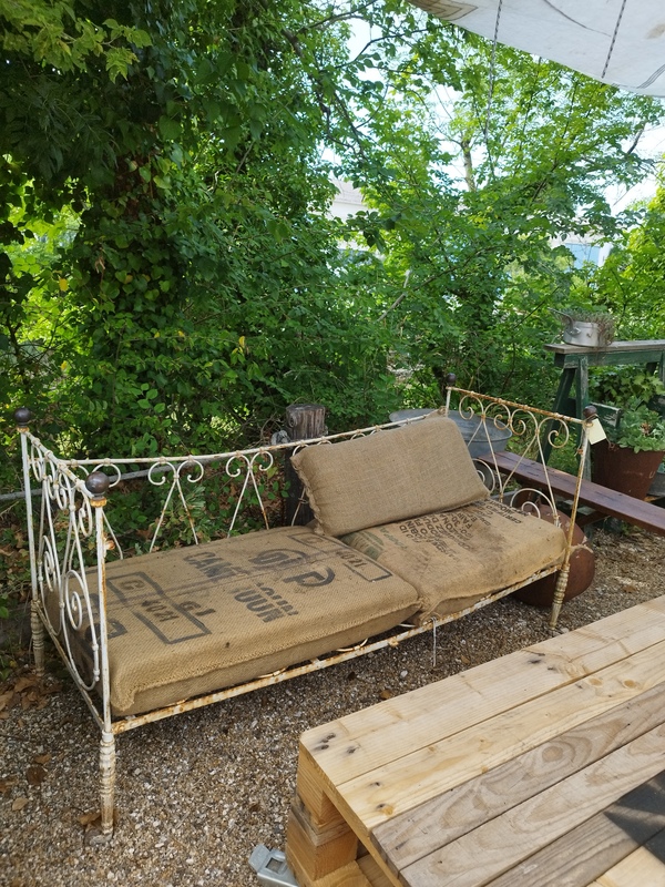 Wrought iron bed 160