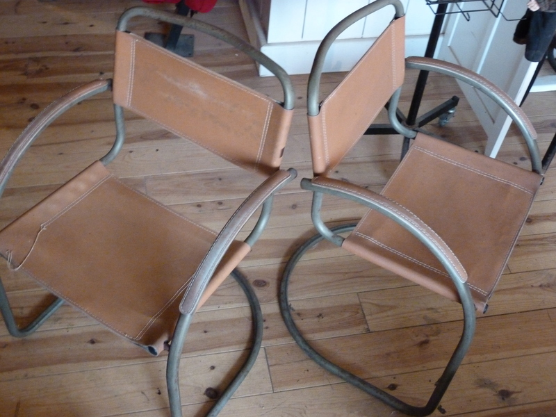 Set of two 70s aluminum and leather armchairs