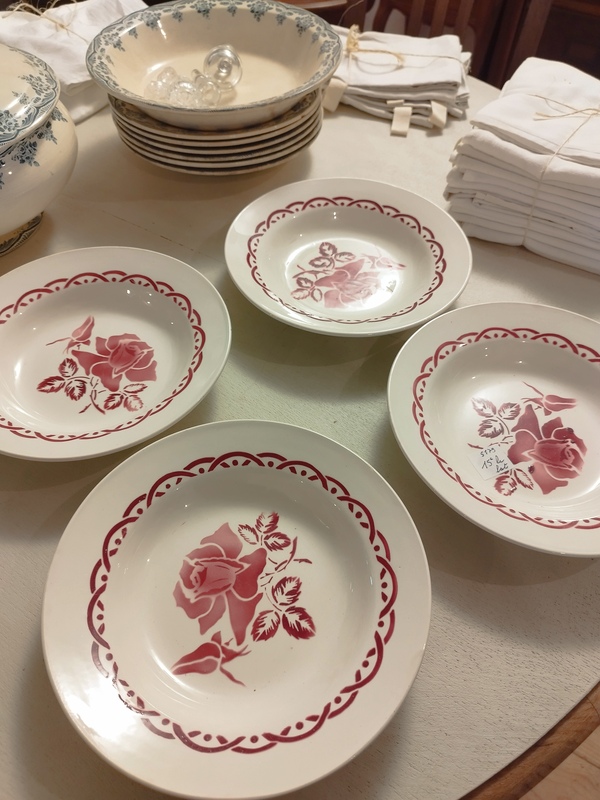 Set of four Sarreguemines plates