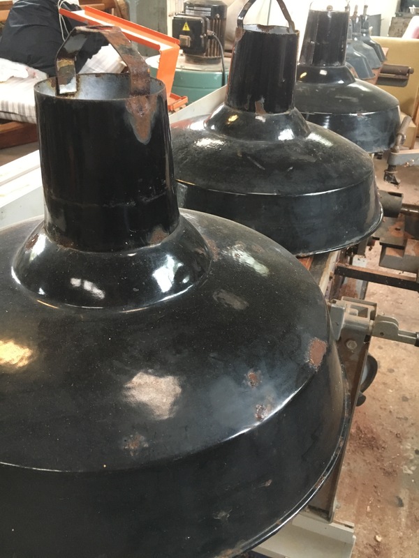 Lot of three industrial suspensions