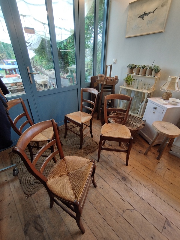  Set of four early 20th-century chairs made of wood and straw