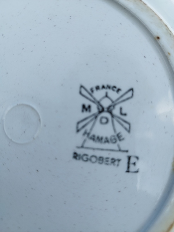 Moulin des loups tableware set