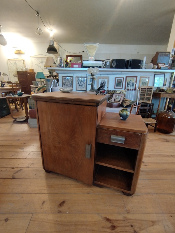 Asymmetrical furniture 