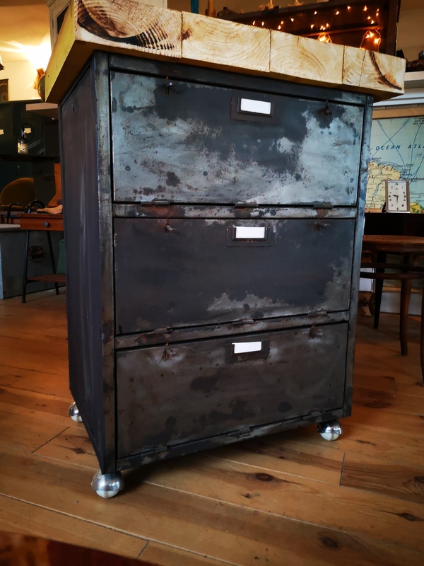 Military workshop furniture