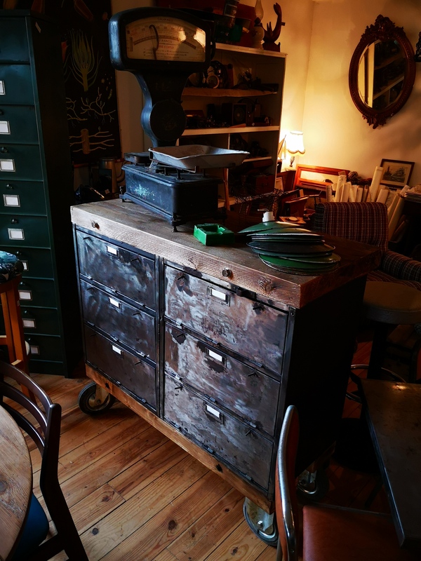 Military workshop furniture