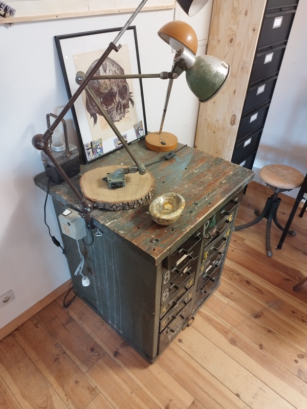 armed mechanical trades furniture 