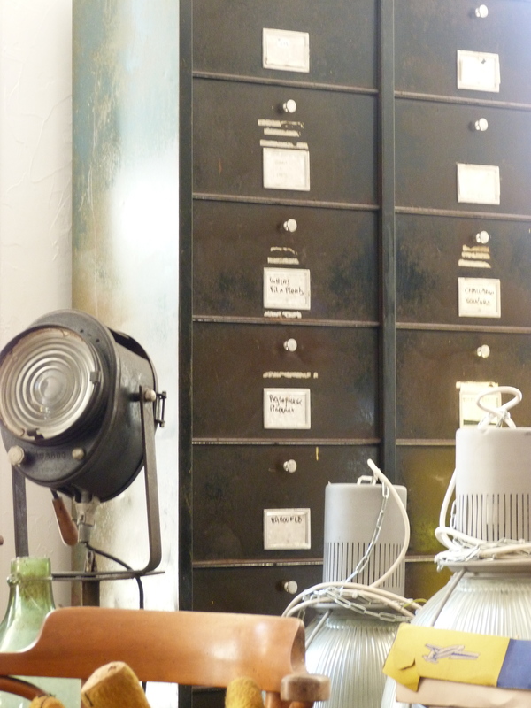 Industrial flap cabinet