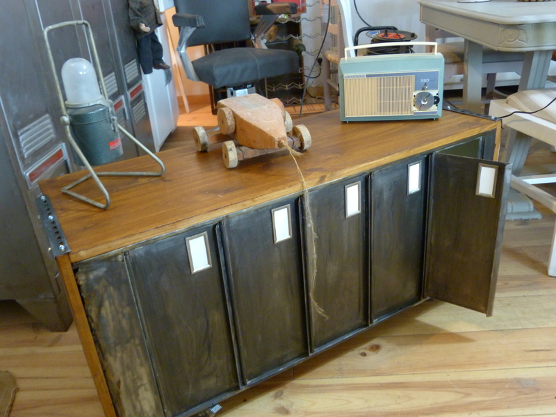 Sansen industrial TV stand