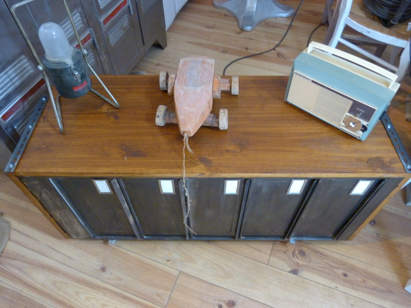 Sansen industrial TV stand