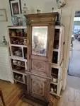 Art deco entrance cloakroom