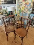 Chaises bistro en bois courbé