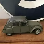 Citroen 2cv solido 1/17