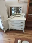 Antique chest of drawers refurbished 