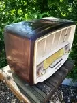 Old bakelite radio