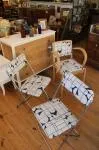 Pair of folding chairs 