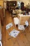 Pair of folding chairs 