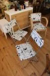 Pair of folding chairs 