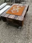 Pallet coffee table and steel plate