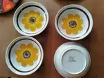 Set of four 70s flower power plates