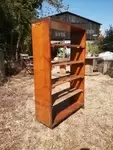 Shelf on wheels