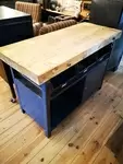 Small space-saving workbench