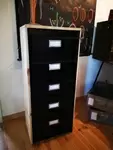 Storage unit with 5 flaps