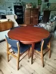 Mid-century round extendable table
