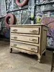 Commode trois tiroirs