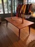 VINTAGE TABLE