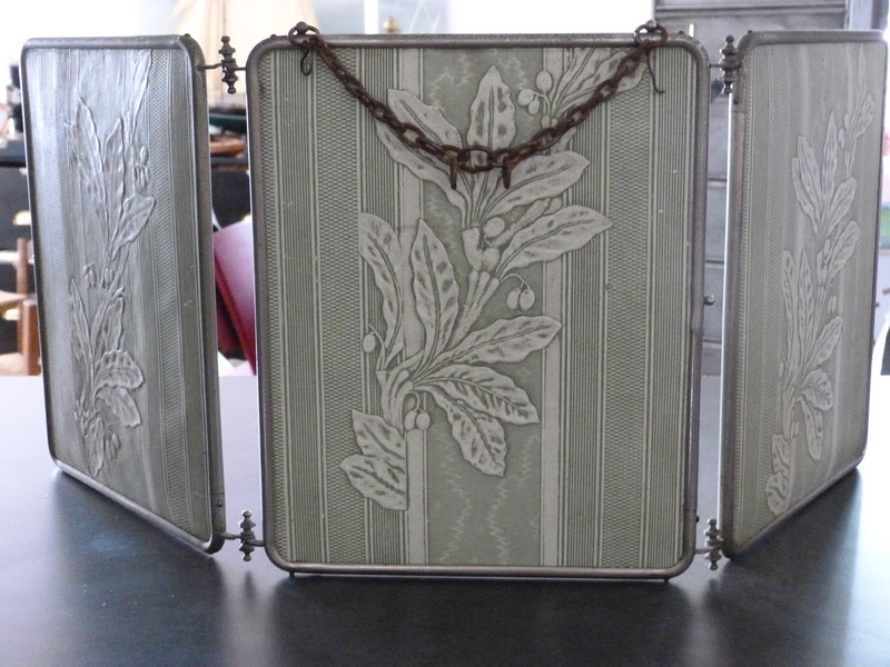 Barber's triptych mirror