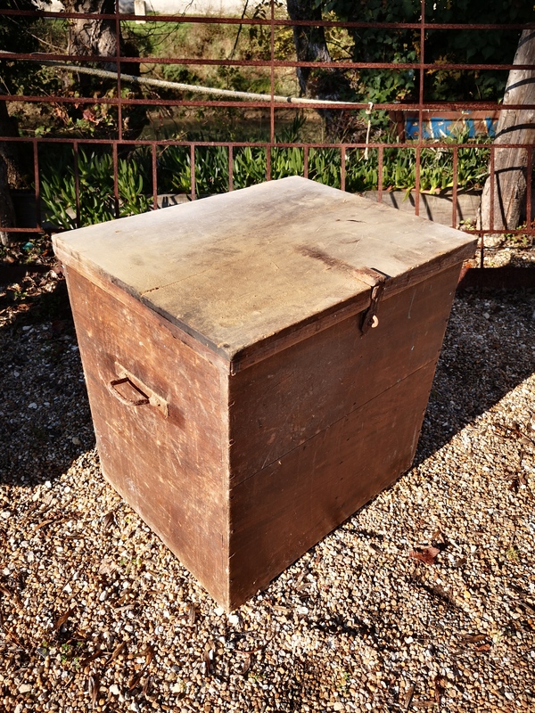 Old army style crate Brikbroc, online flea market