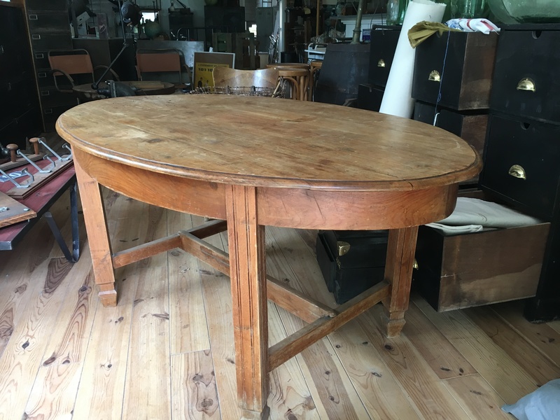 Oval ash table