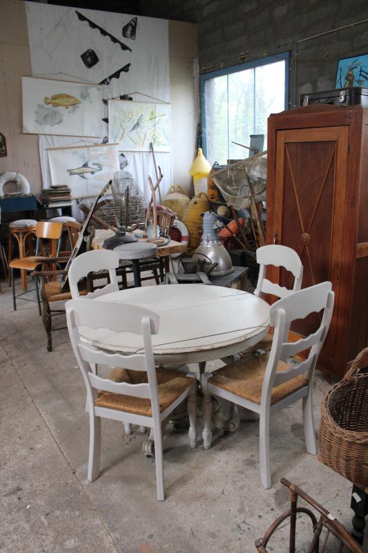 Oval center table, 20th century