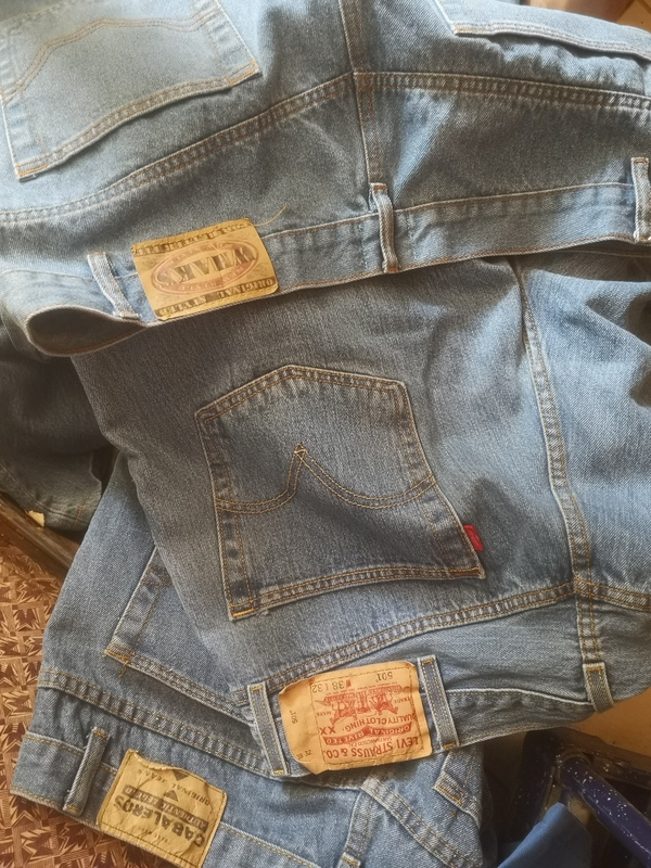 Lot de trois jean 46 48 