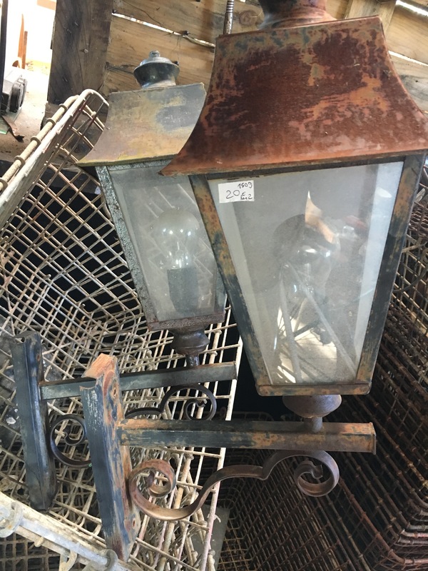 Pair of outdoor wall lanterns