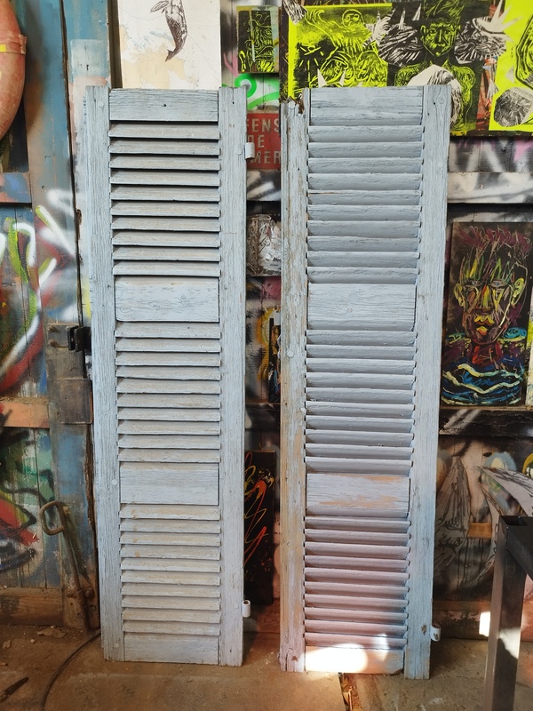 Pair of shutters 
