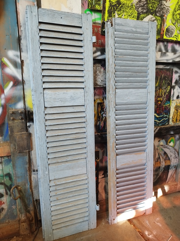 Pair of shutters 