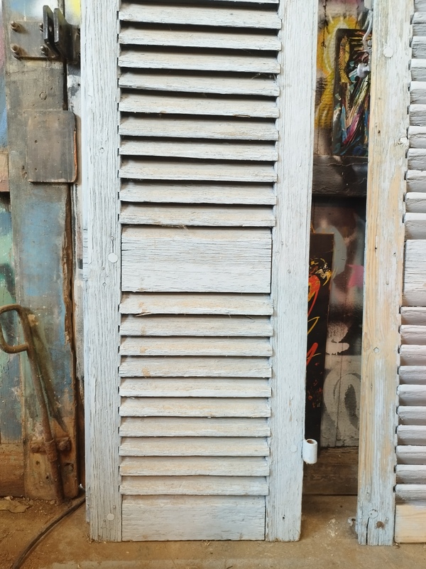 Pair of shutters 